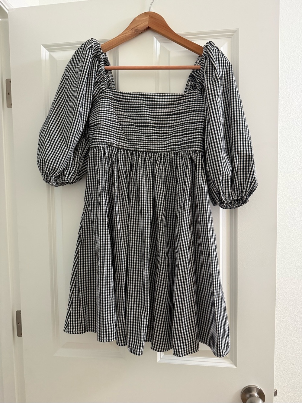 Abercrombie & Fitch Black and White Gingham Emerson Puff-Sleeve Dress
